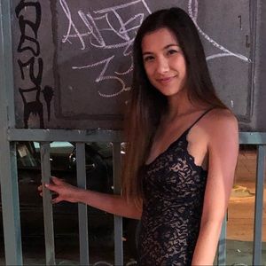 Meet your Posher, Crystal